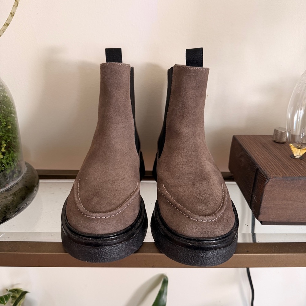 KIKIE Flat Platform Chelsea Boots - Picture 2 of 6